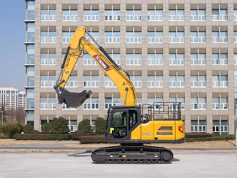Габаритный экскаватор XCMG XE225GN - официальное фото 0