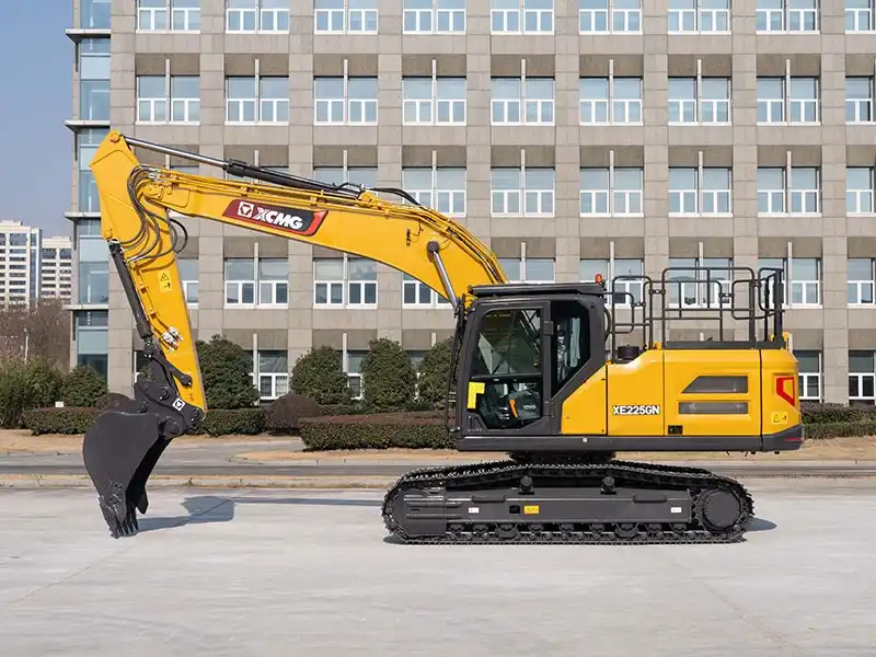 Габаритный экскаватор XCMG XE225GN - официальное фото 2