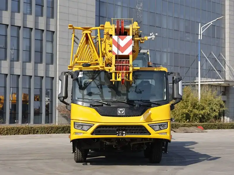 Автокран XCT50G5-1S грузоподъемностью 50 т - официальное изображение с китайского завода 2
