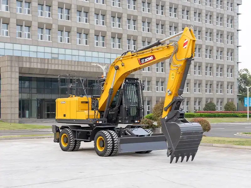 Колесный экскаватор XCMG XE180WG - официальное изображение от представительства в РФ 0