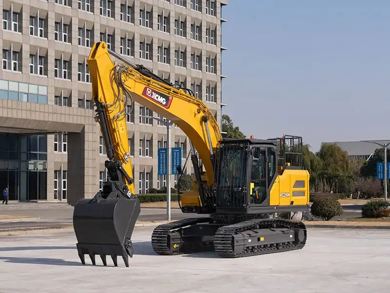 Габаритный экскаватор XCMG XE225GN - официальное фото 1