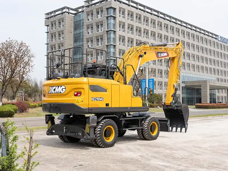 Колесный экскаватор XCMG XE210WG - оф. изображение от представителя в РФ 1