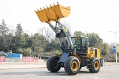 Фронтальный погрузчик XCMG XC956 с ковшом 3 м³ 1