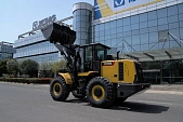 XCMG XC953 — фронтальный погрузчик в профиль 2